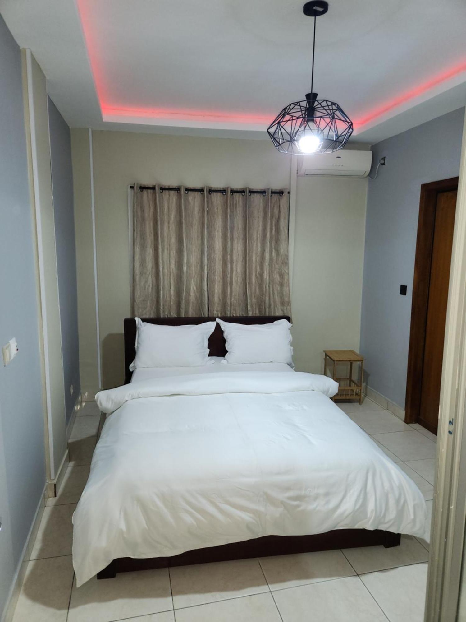 Apartmán Meuble 1Ch 2E Ch Dispo Avec Un Supplement E1D Douala Exteriér fotografie