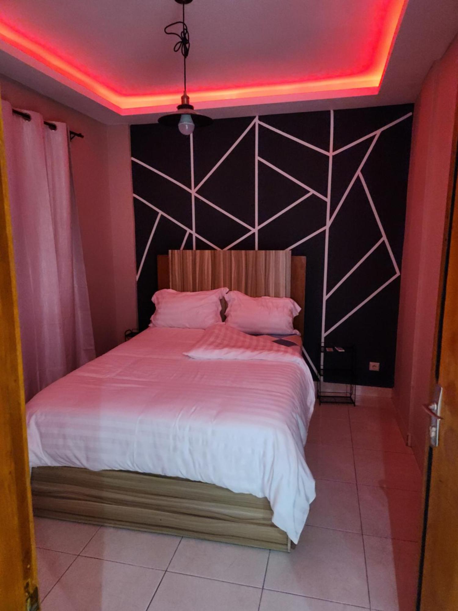 Apartmán Meuble 1Ch 2E Ch Dispo Avec Un Supplement E1D Douala Exteriér fotografie